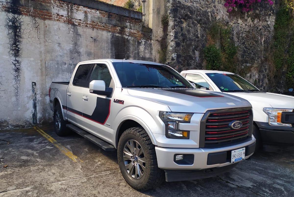 Camioneta robada en falso retén. (Especial)