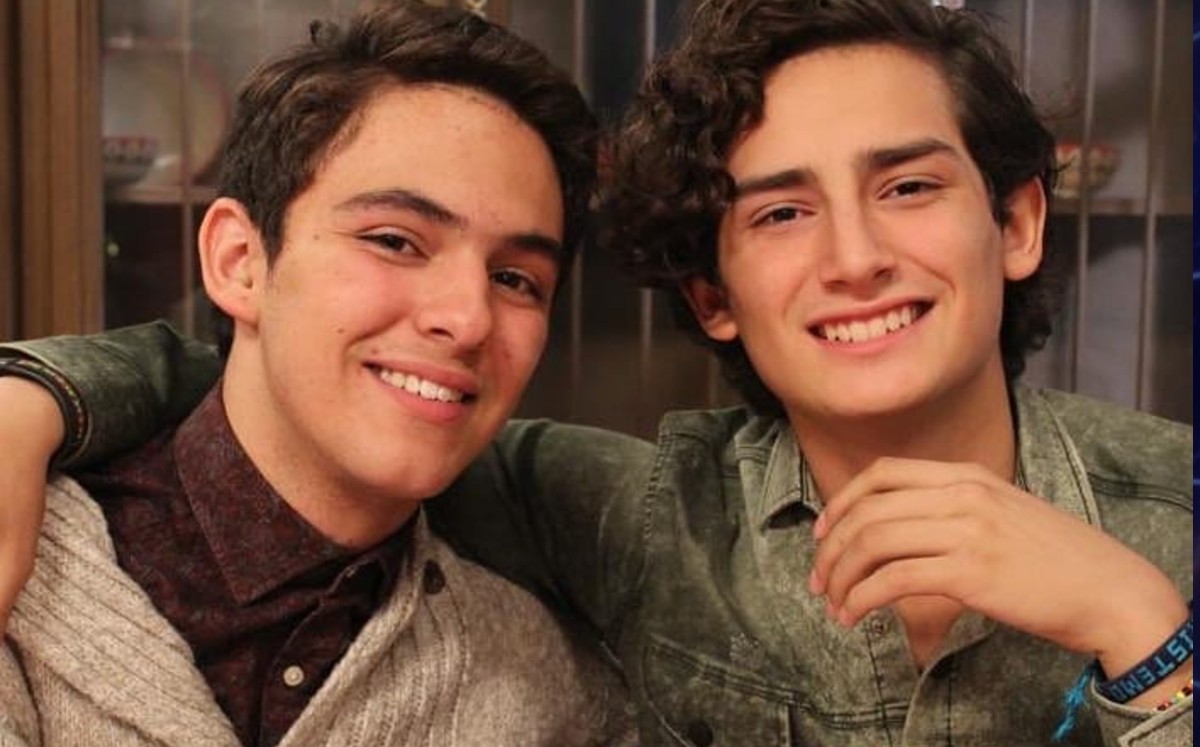 Se cumplen dos años del primer beso en horario estelar en Televisa de una pareja gay. (Instagram)