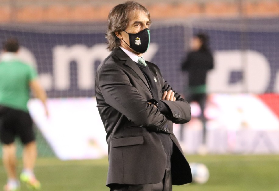 Guillermo Almada asegura su escuadra le ha dado vuelta a la hoja. (@ClubSantos)