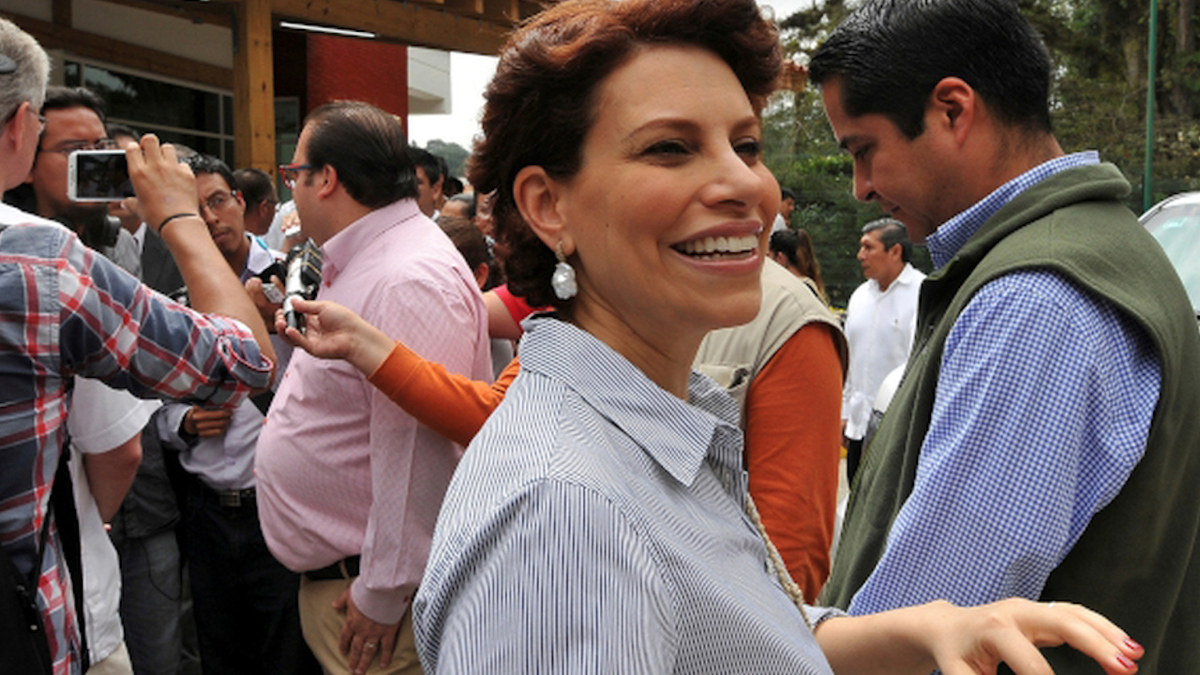 Karime Macías pide de nuevo a la Corte que resuelva amparo contra orden de captura
