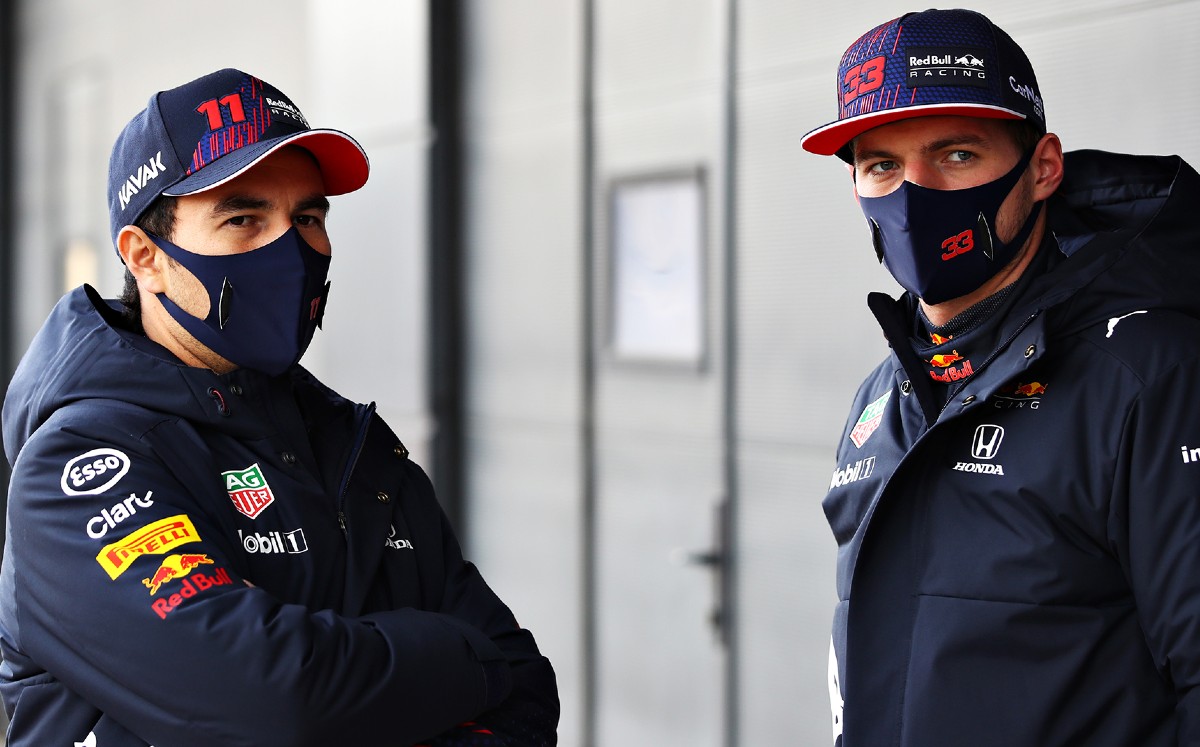 Sergio Pérez y Max Verstappen (Twitter: @redbullracing)