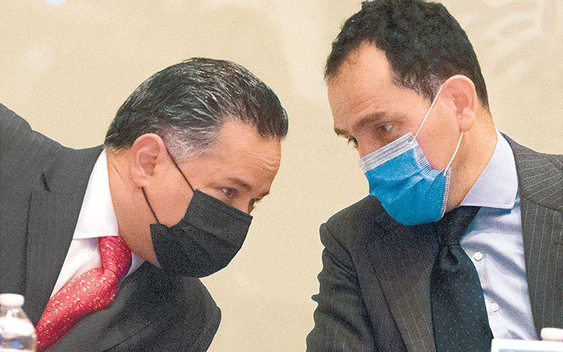 El titular de la UIF, Santiago Nieto, y el secretario de Hacienda en Palacio Nacional. (Cuartoscuro)