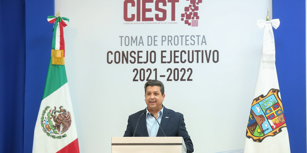La visita del jefe del ejecutivo estatal, en su primer evento, era para encabezar la toma de protesta de Bertha Salinas Ruiz