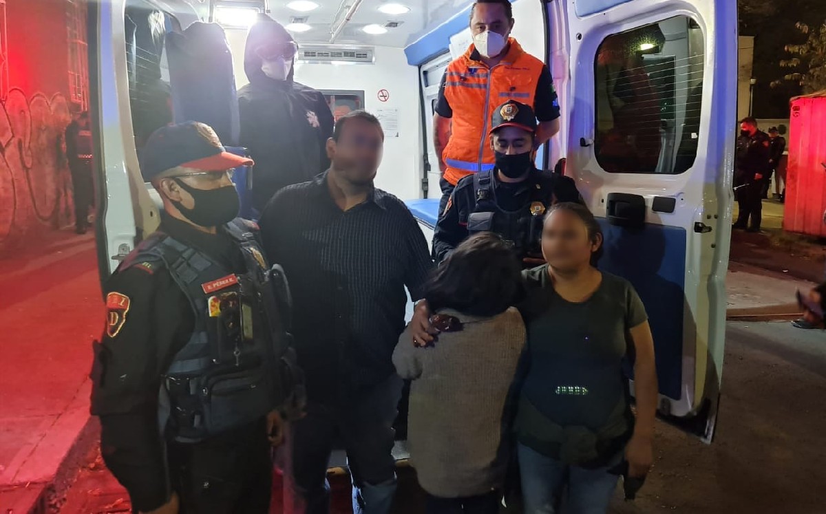 La niña salió a una tienda de conveniencia para pagar, con el dinero de sus ahorros, el rescate de su mamá. (SSC)