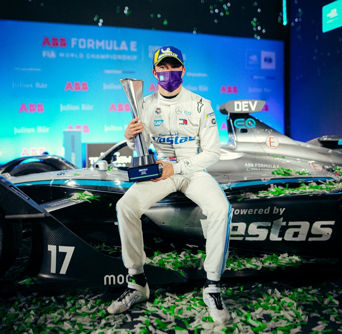 Nyck de Vries, de Mercedes se llevó el triunfo en el arranque de la temporada de la Fórmula E (Twitter @MercedesEQFE)