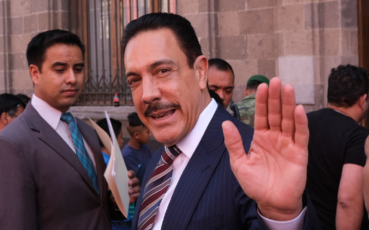 Omar Fayad Meneses, gobernador de Hidalgo, durante su llegada a una reunión de la Conago. (Cuartoscuro)