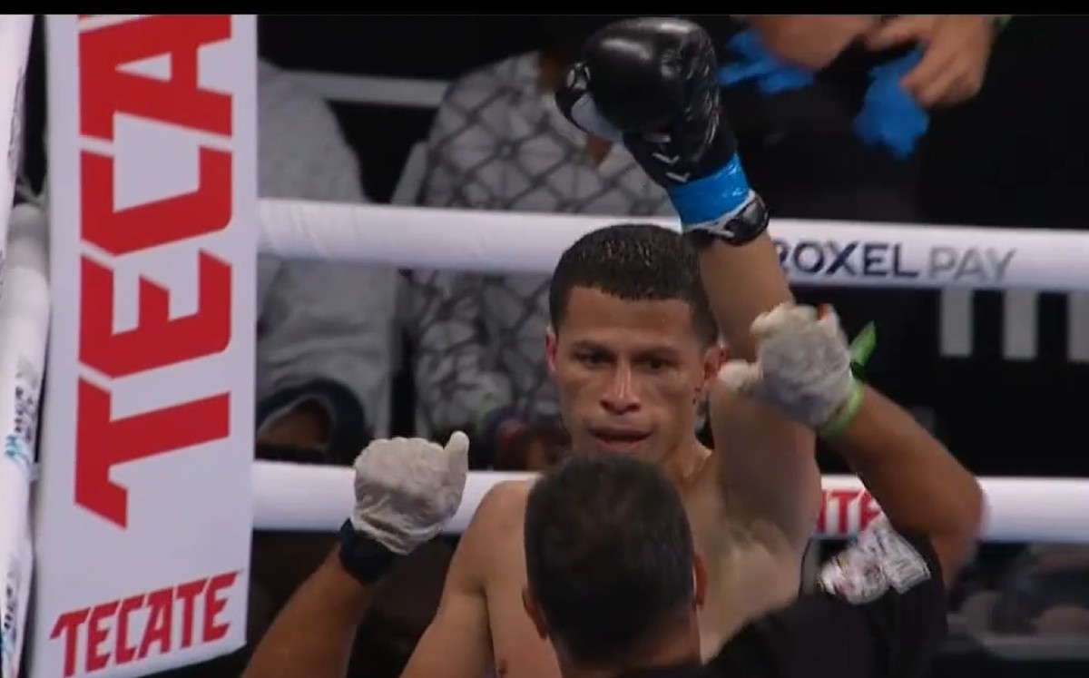McWilliams Arroyo se convierte en campeón interino tras vencer a Abraham Rodríguez (Especial)