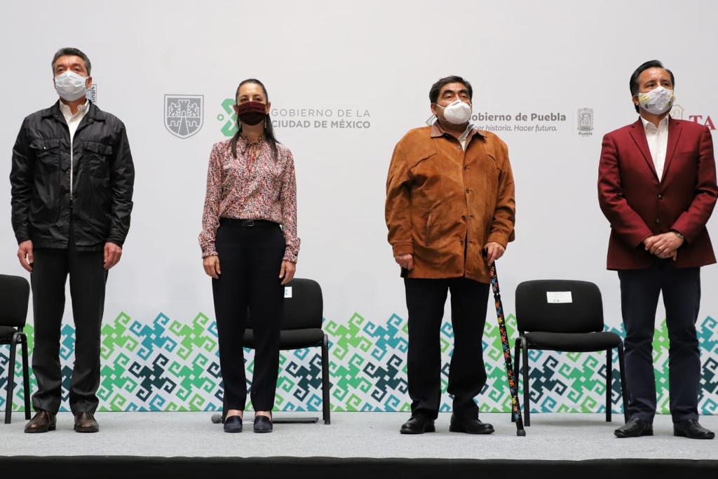 Claudia Sheinbaum encabezó el acto con los gobernadores de Morena en el Antiguo Palacio de Ayuntamiento. (Especial)