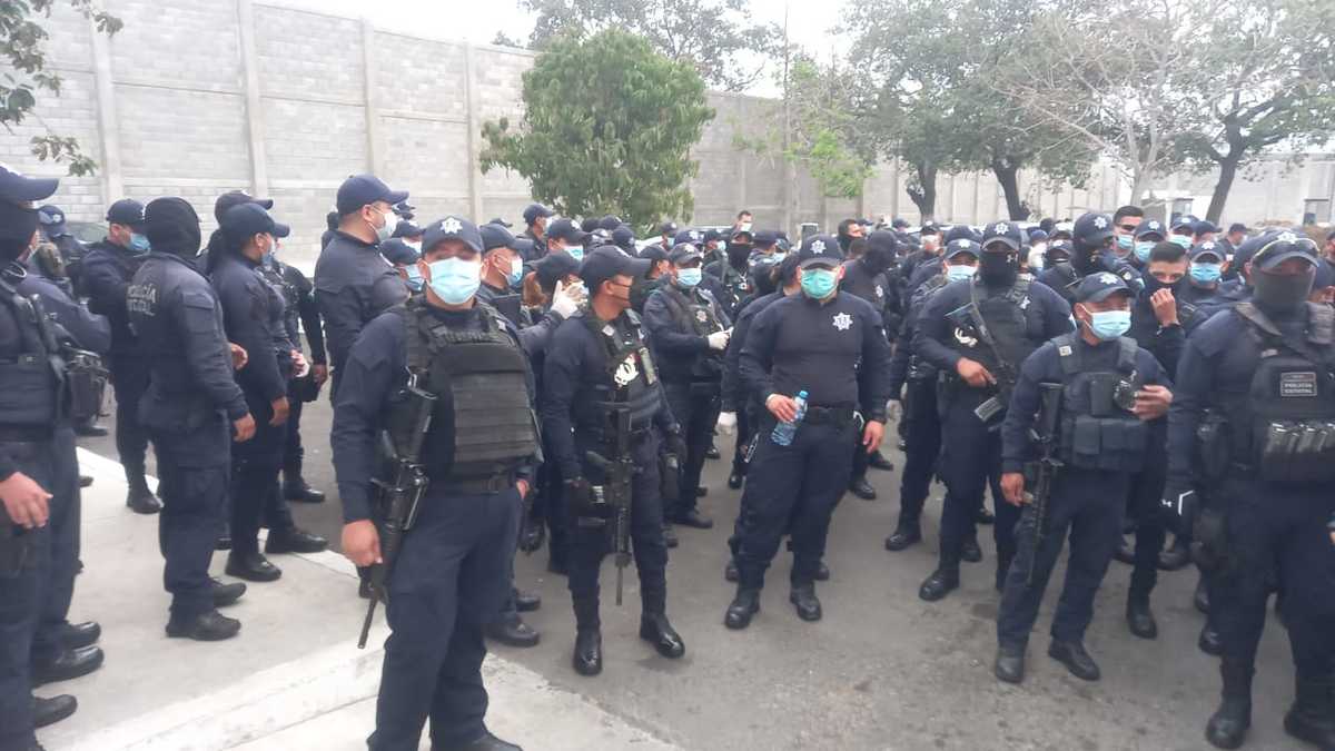 Policías estatales protestan por inconformidades en Altamira. (Anahy Meza)