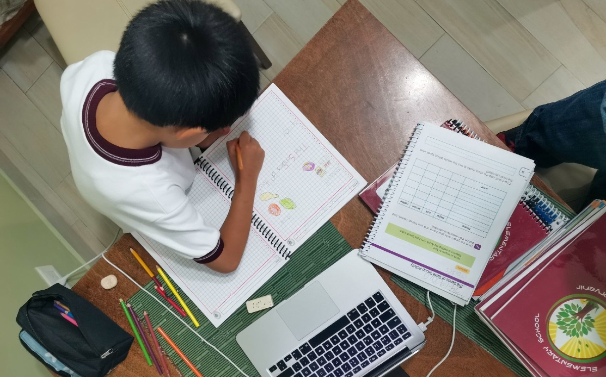 Alumnos de educación básica reciben apoyo de Mi Beca para Empezar. (Cuartoscuro)