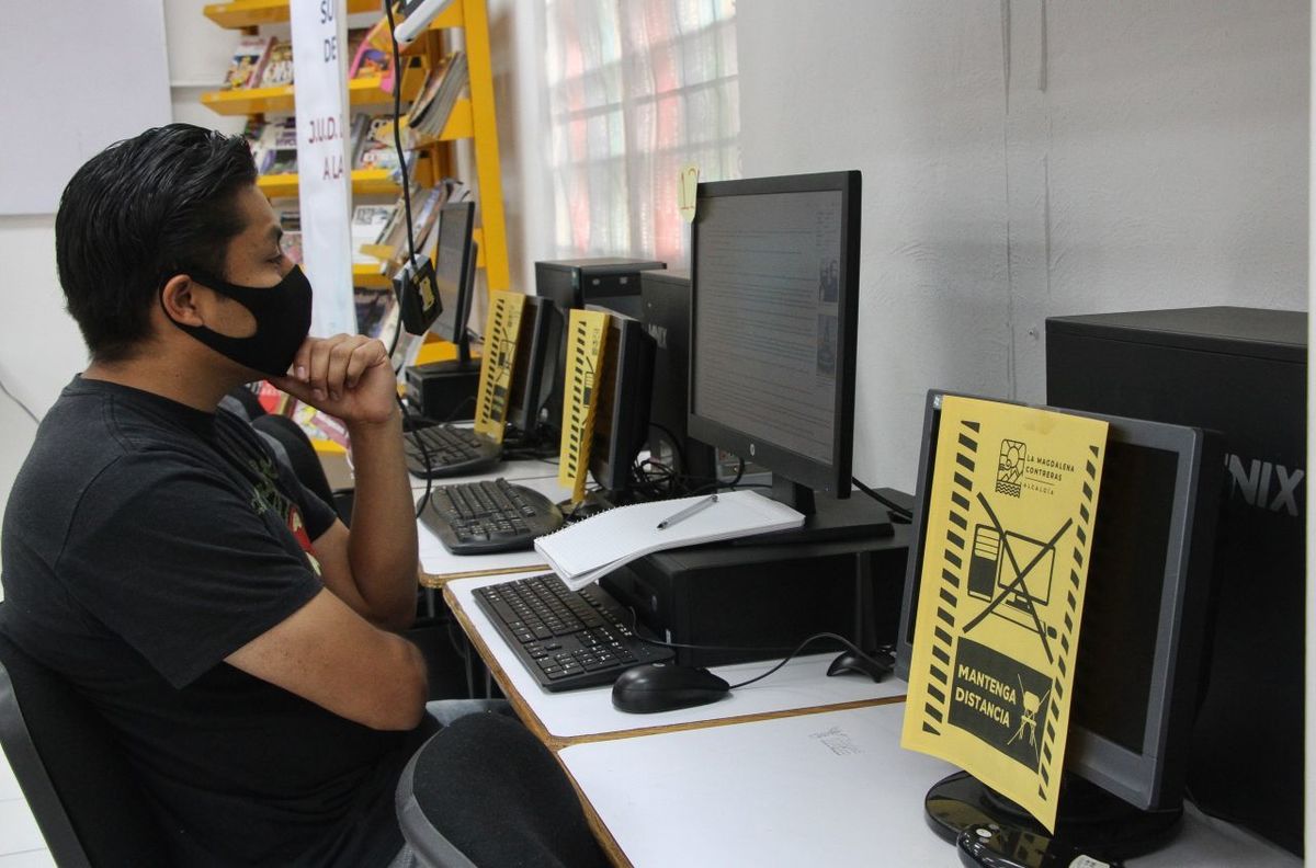 Las computadoras buscan apoyar en el desarrollo de alumnos y maestros de la Csaegro. (Cuartoscuro)