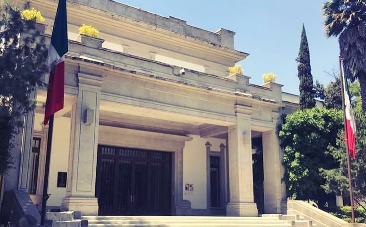 'El Helénico en Los Pinos' es un programa teatral que ha resultado muy exitoso. (Instagram)