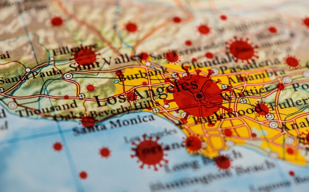 Covid-19 en California: 2 condados en nivel naranja, 16 en rojo y 40 en morado, Foto: TARIK KIZILKAYA/ Getty Images