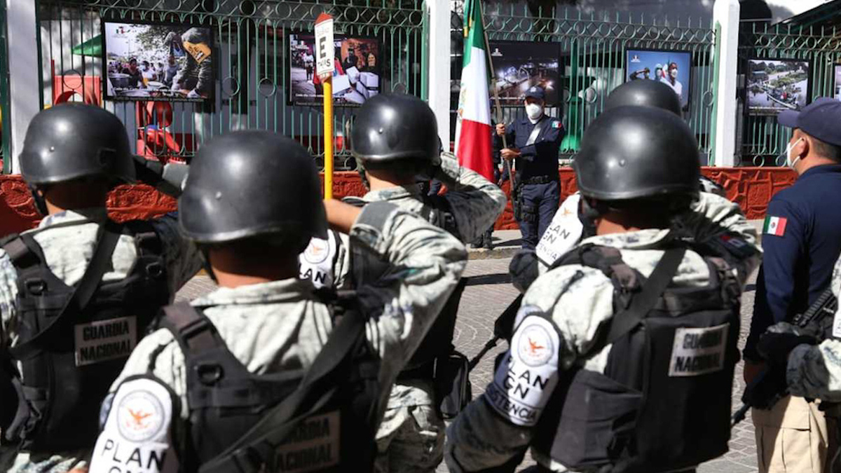 Mandos con perfiles militares toman control de aduana de Nuevo Laredo