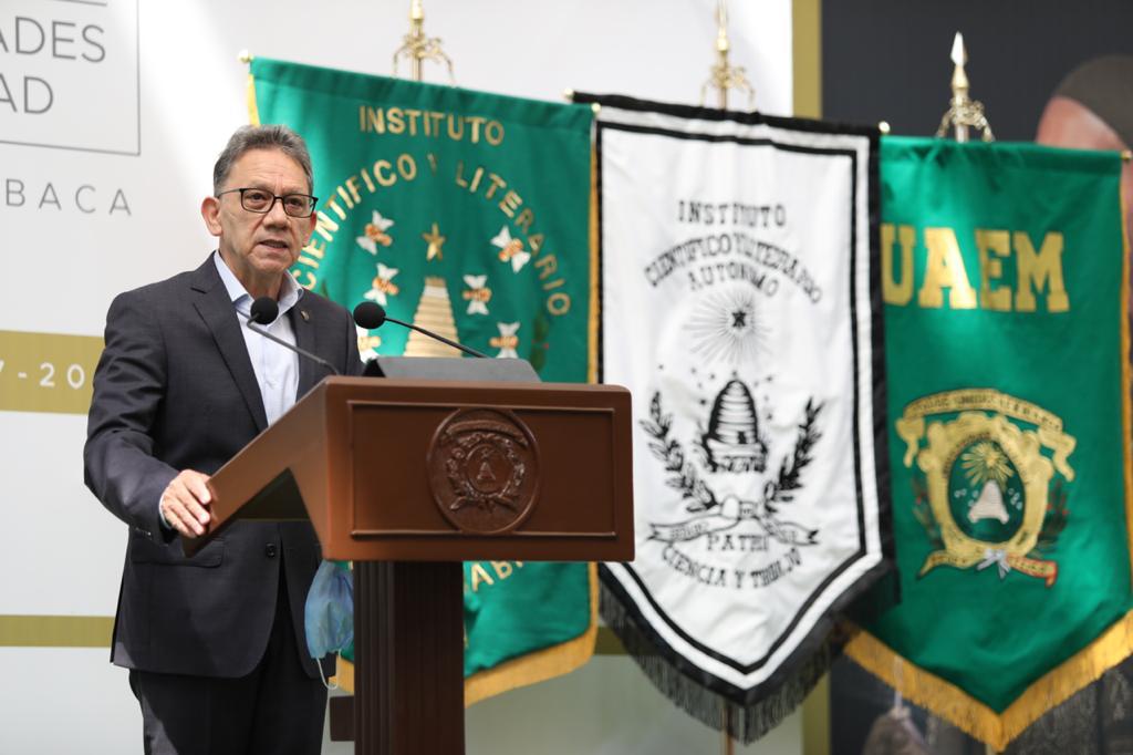 Alfredo Barrera Baca rinde su último informe como rector de la UAEMex