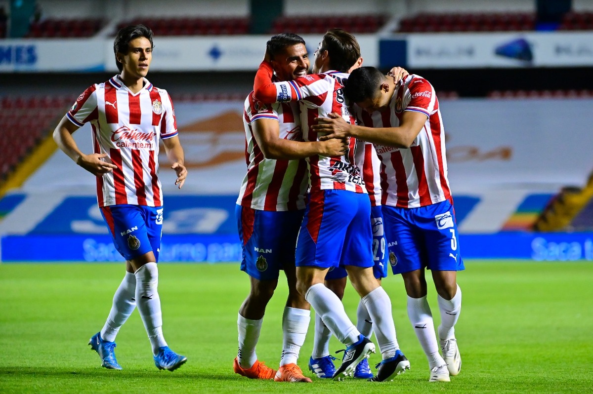 Chivas empató sobre la hora a dos contra Gallos. (Imago7)
