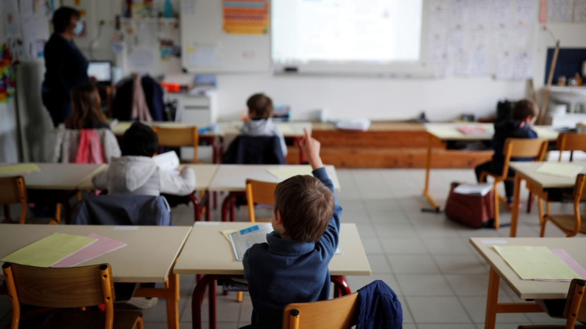 ¿Escuelas particulares regresaron a las aulas?