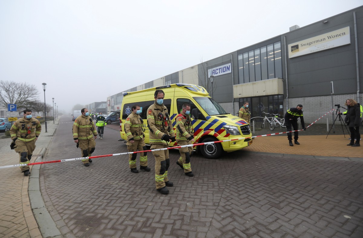 Un guardia de seguridad salió ileso de la explosión en Ámsterdam. | Reuters