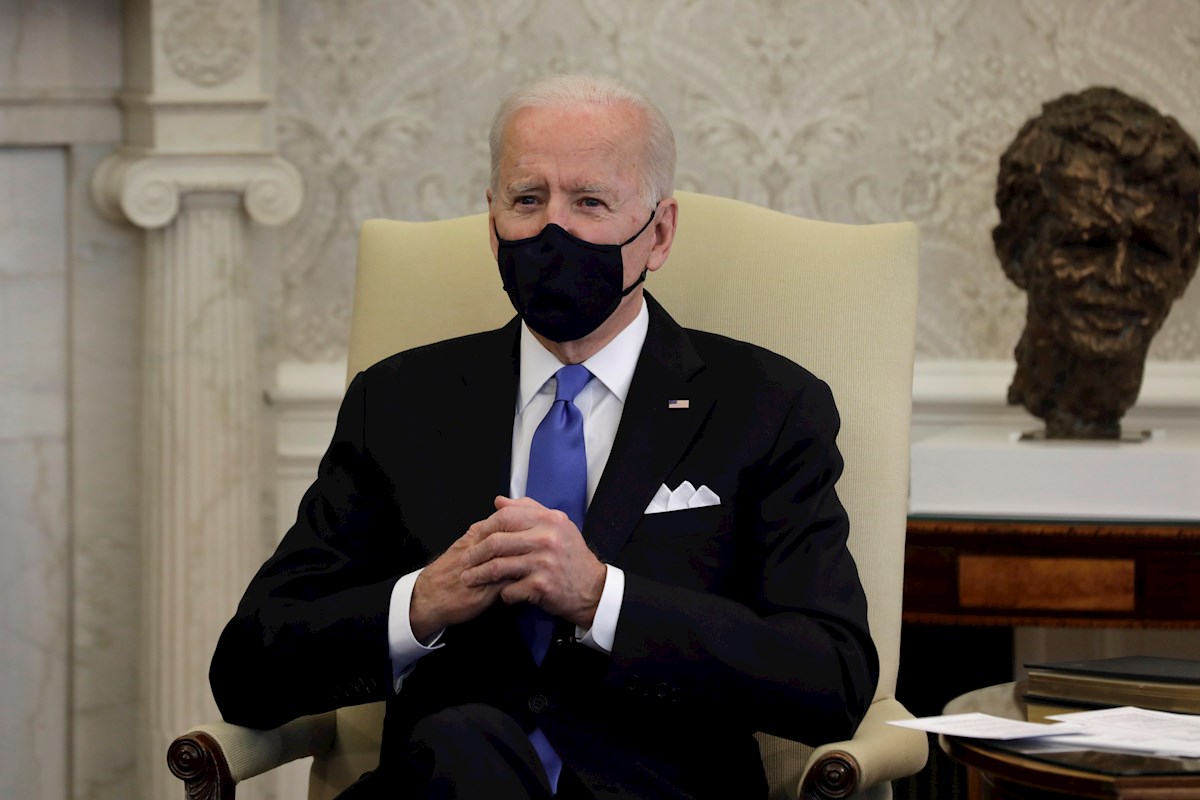 Joe Biden, presidente de Estados Unidos, usando cubrebocas en la Casa Blanca. | EFE