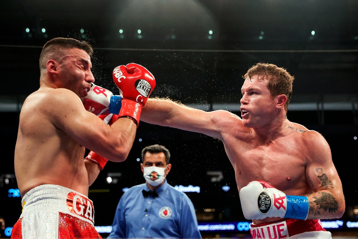 Pelea del 'Canelo' Álvarez vs Avni Yildirim (EFE)