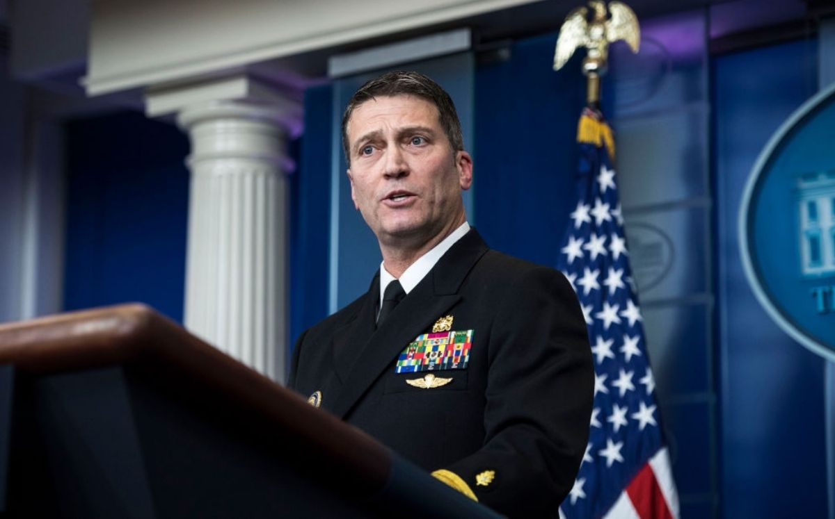 Ronny Jackson dando una conferencia de prensa en la Casa Blanca en 2018. Foto: Jabin Botsford/The Washington Post vía Getty Images