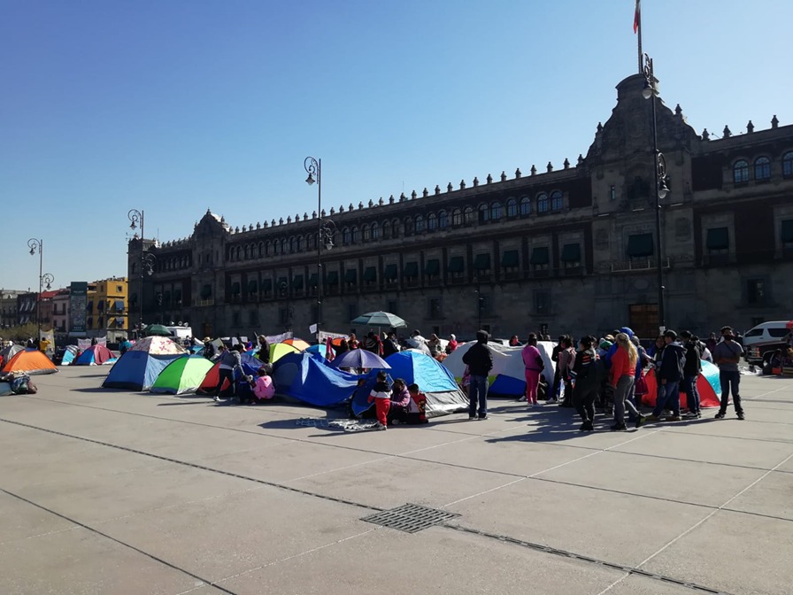 Triqui de Tierra Blanca Copala del estado de Oaxaca cumplen una semana de plantón en el Zócalo de la CdMx