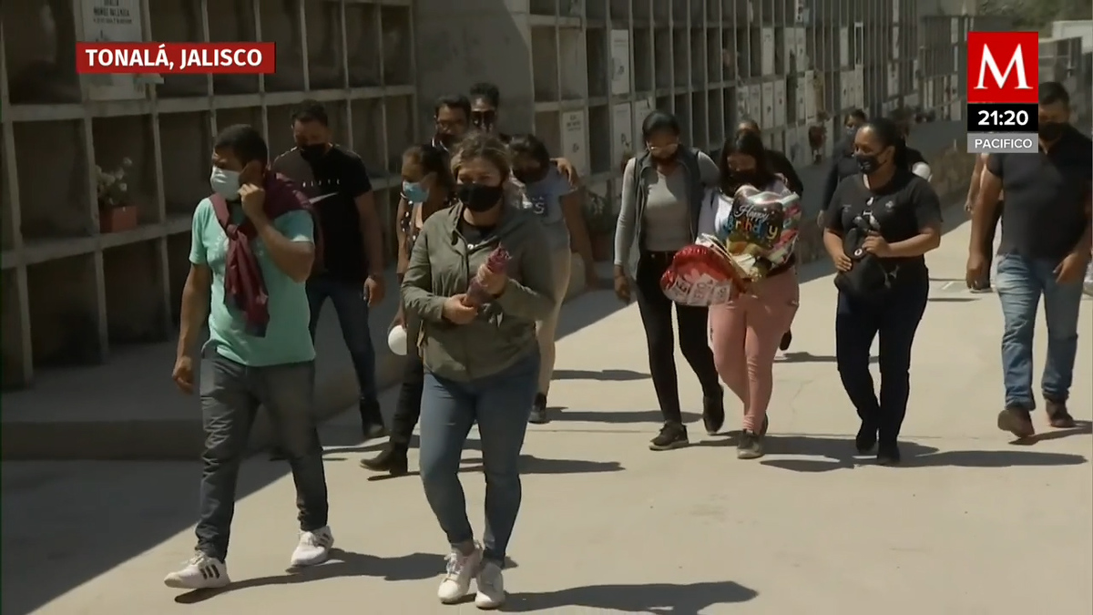 Entre lágrimas y reclamos de justicia, madre entierra a sus dos hijos, fueron asesinados en Tonalá