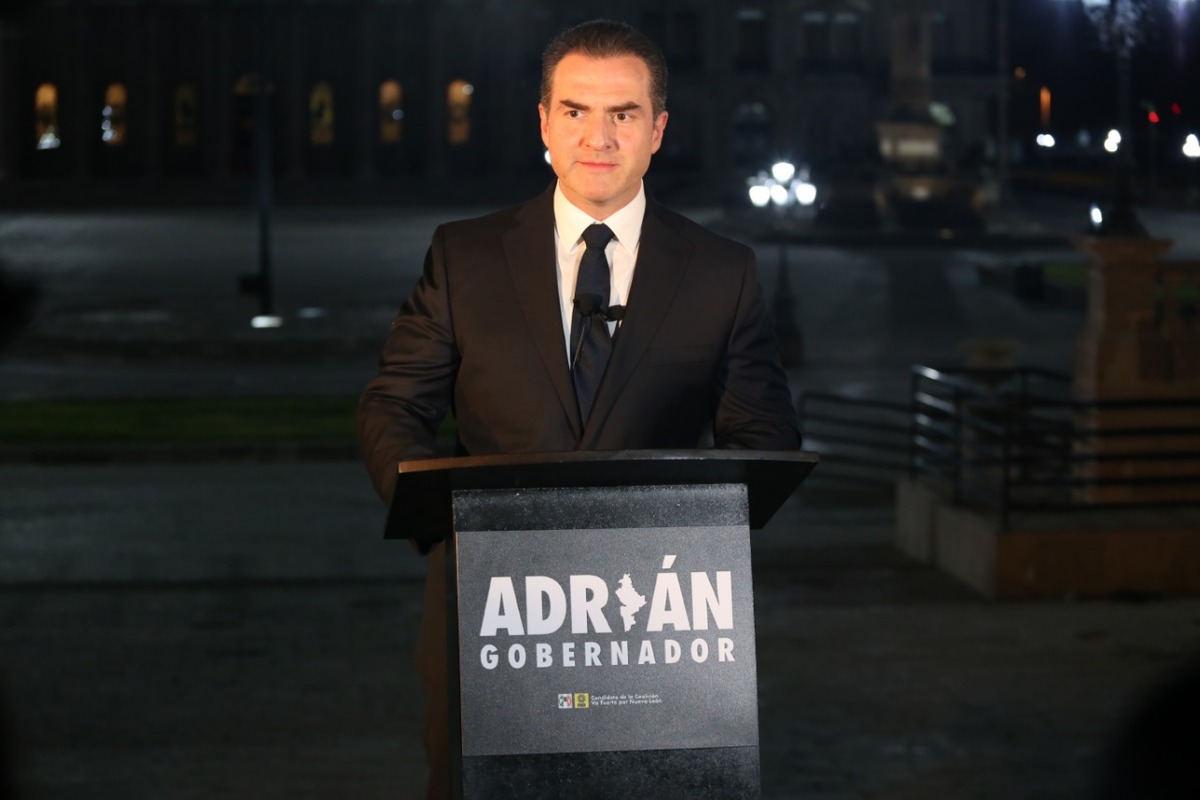 Adrián de la Garza, aspirante a la gubernatura de la coalición Va Fuerte Por Nuevo León PRI/PRD. Foto: Roberto Alanís