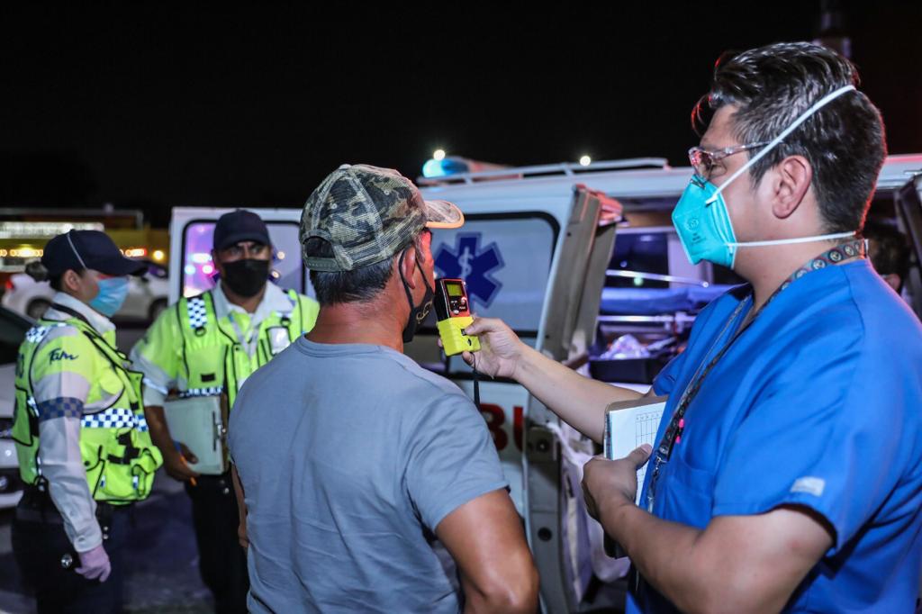 Operativo antialcohol en Nuevo Laredo. (Ricardo Hernández)