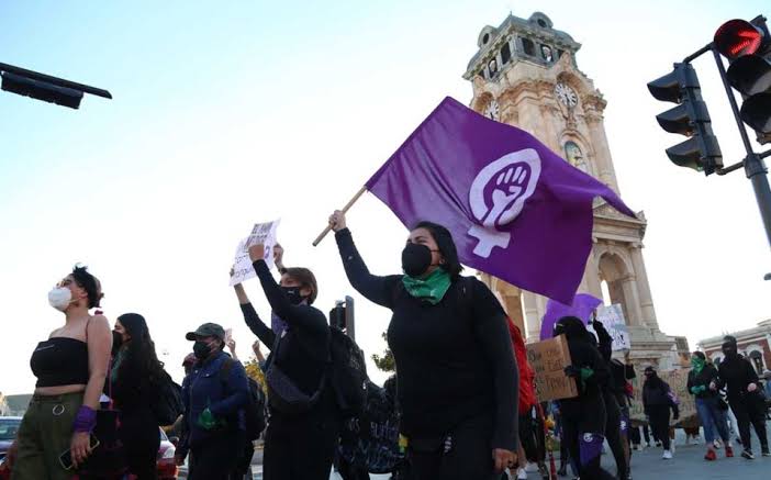 Feministas en Pachuca han tomado las calles del primer cuadro en sus protestas. (Jorge Sánchez)