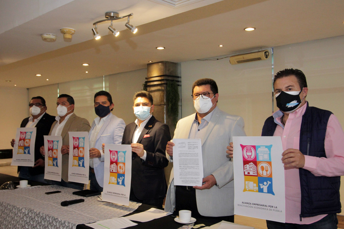 Integrantes de la Alianza Empresarial por la Reactivación Económica de Puebla. (Agencia Enfoque)