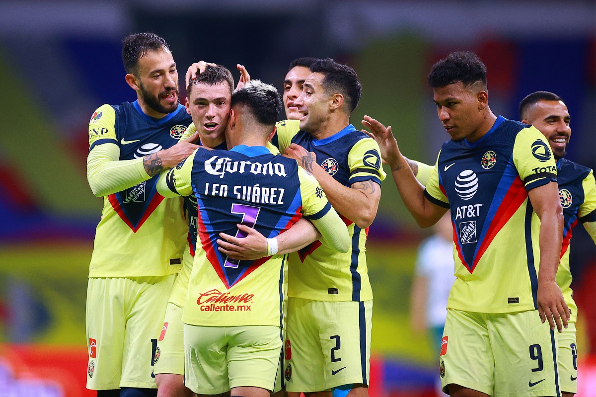 Jugadores del América en festejo de gol (Imago7)