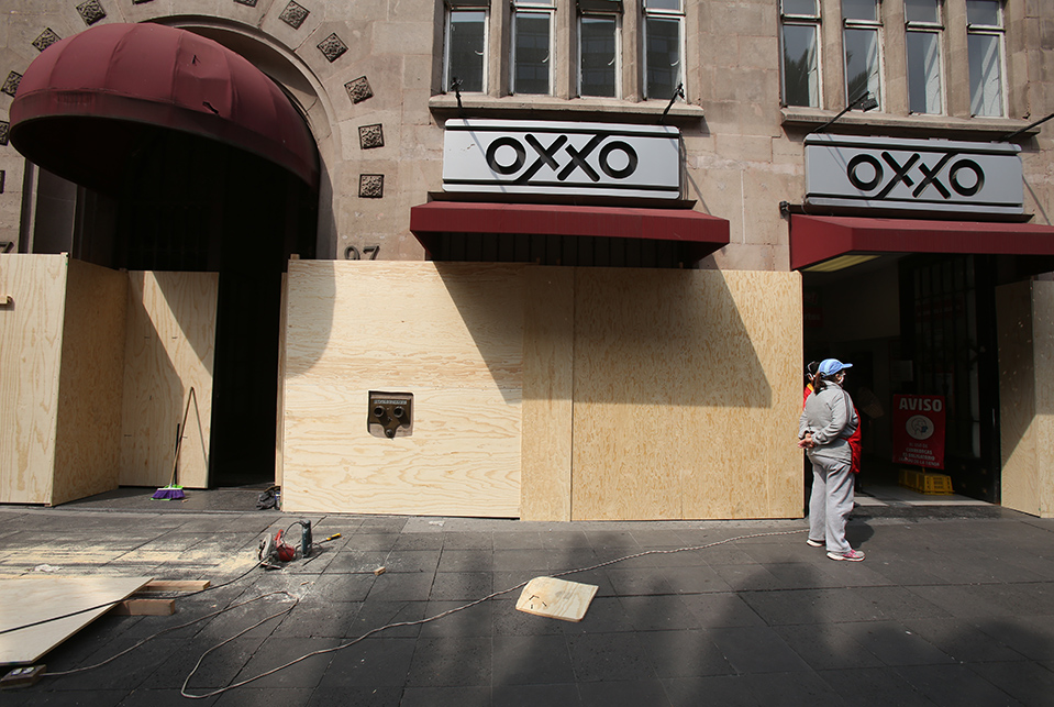 Tienda Oxxo  en la avenida Juárez. | Juan Carlos Bautista