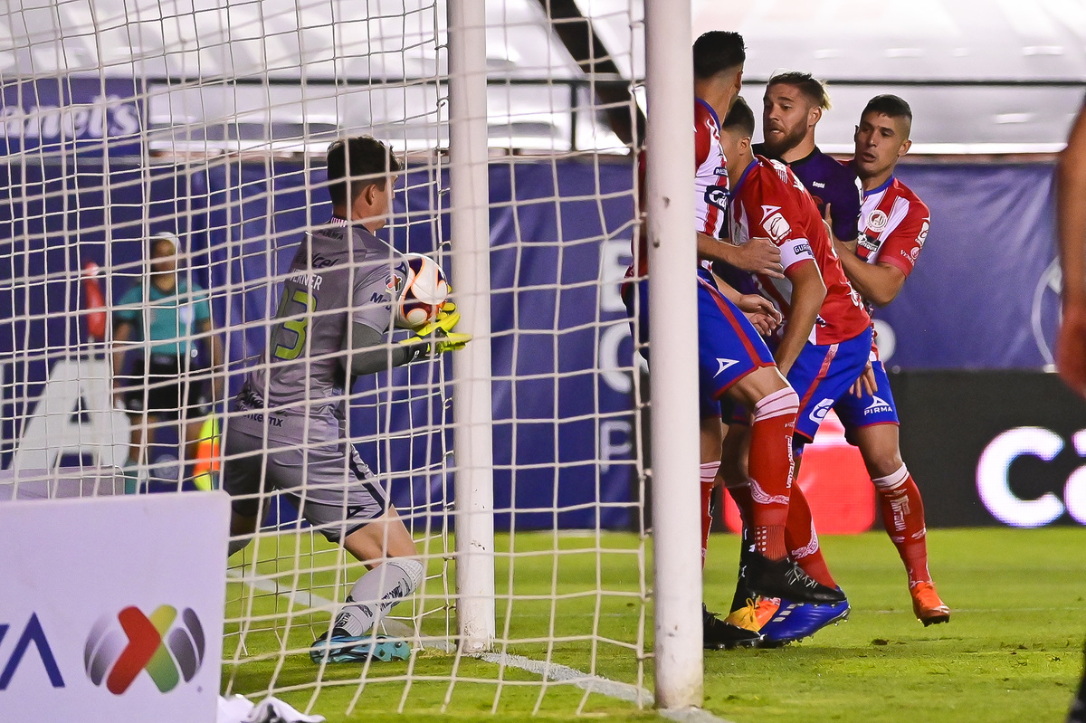 VAR quitó un gol legítimo al Toluca en San Luis (Imago7)