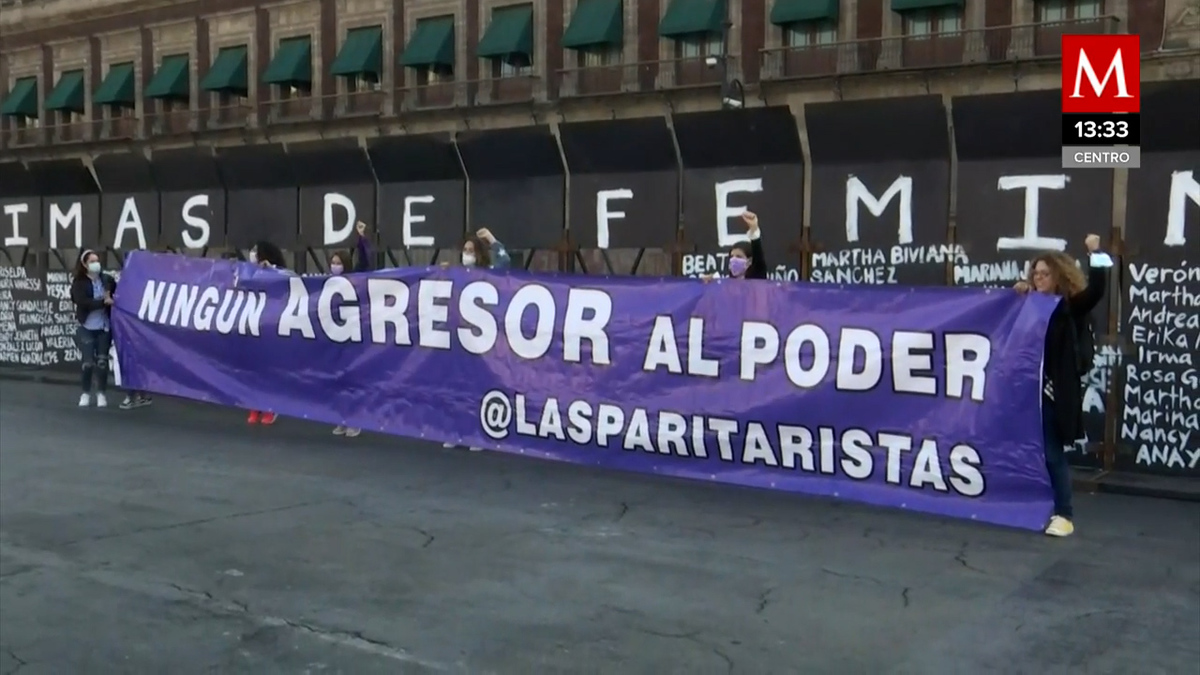 En Palacio Nacional, colectivo de Jalisco exige justicia, previo al 8M