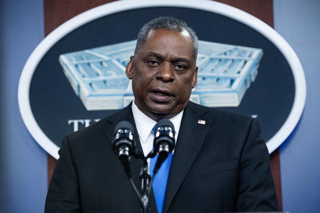 El secretario de Defensa de Estados Unidos, Lloyd Austin, en una conferencia dentro del Pentágono. (AFP)
