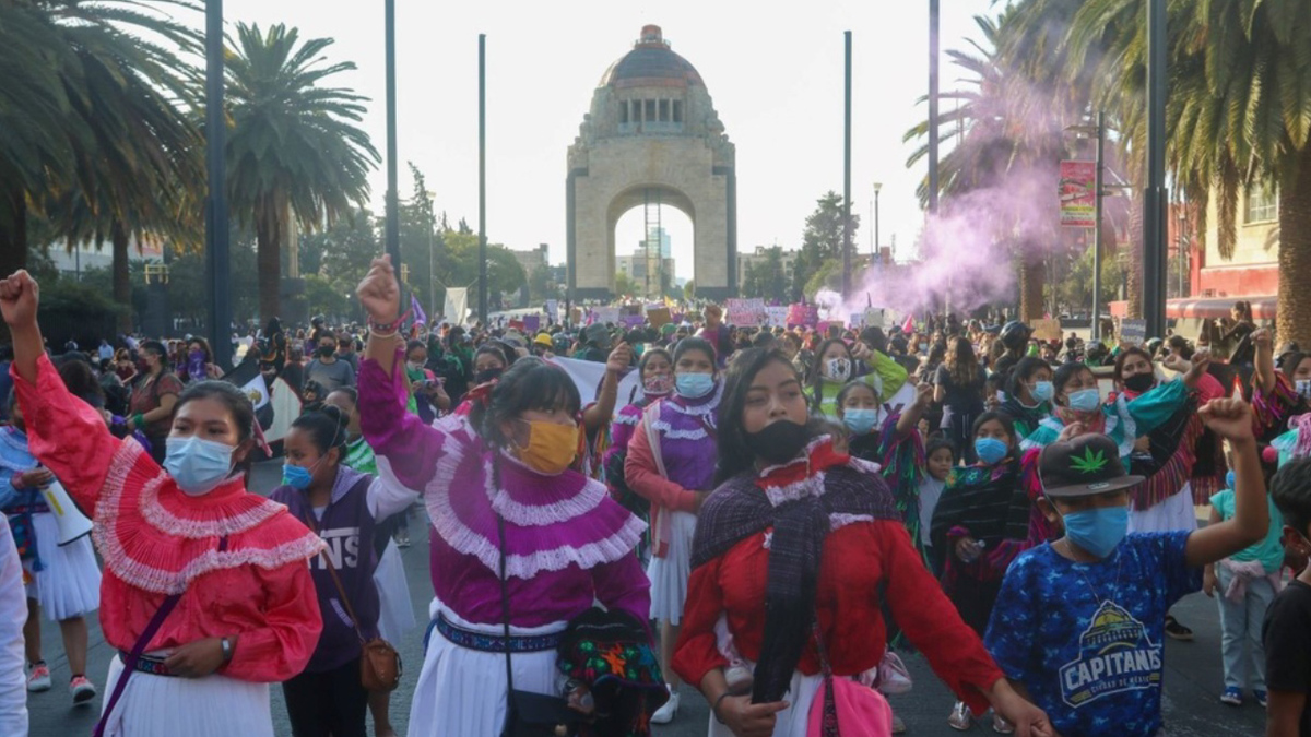 ¿A qué hora y en dónde inicia la marcha de mujeres #8M en CdMx?