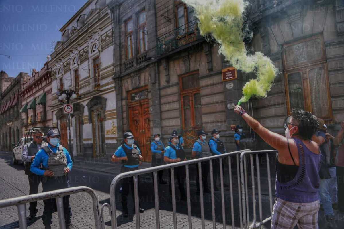 Barbosa ordena retirar vallas metálicas del Centro Histórico. (Andrés Lobato)