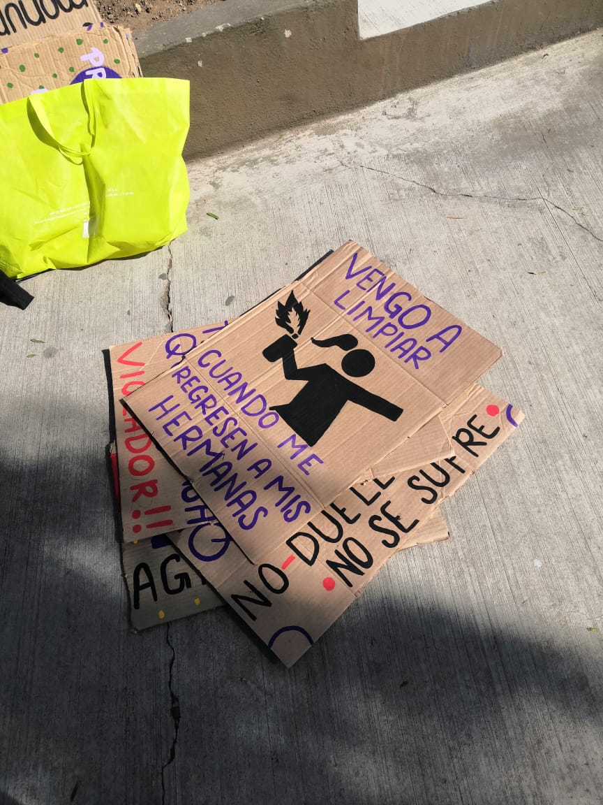 Cartel utilizado en la manifestación del 8M 2021 en Pachuca. (Fernanda Aguilar)