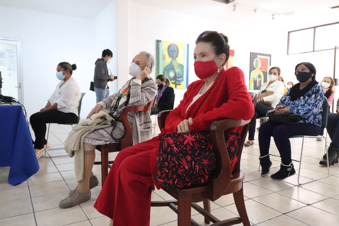 Magdalena Briones y Oralia Esparza, dos grandes laguneras, ejemplo para las generaciones. (Especial)