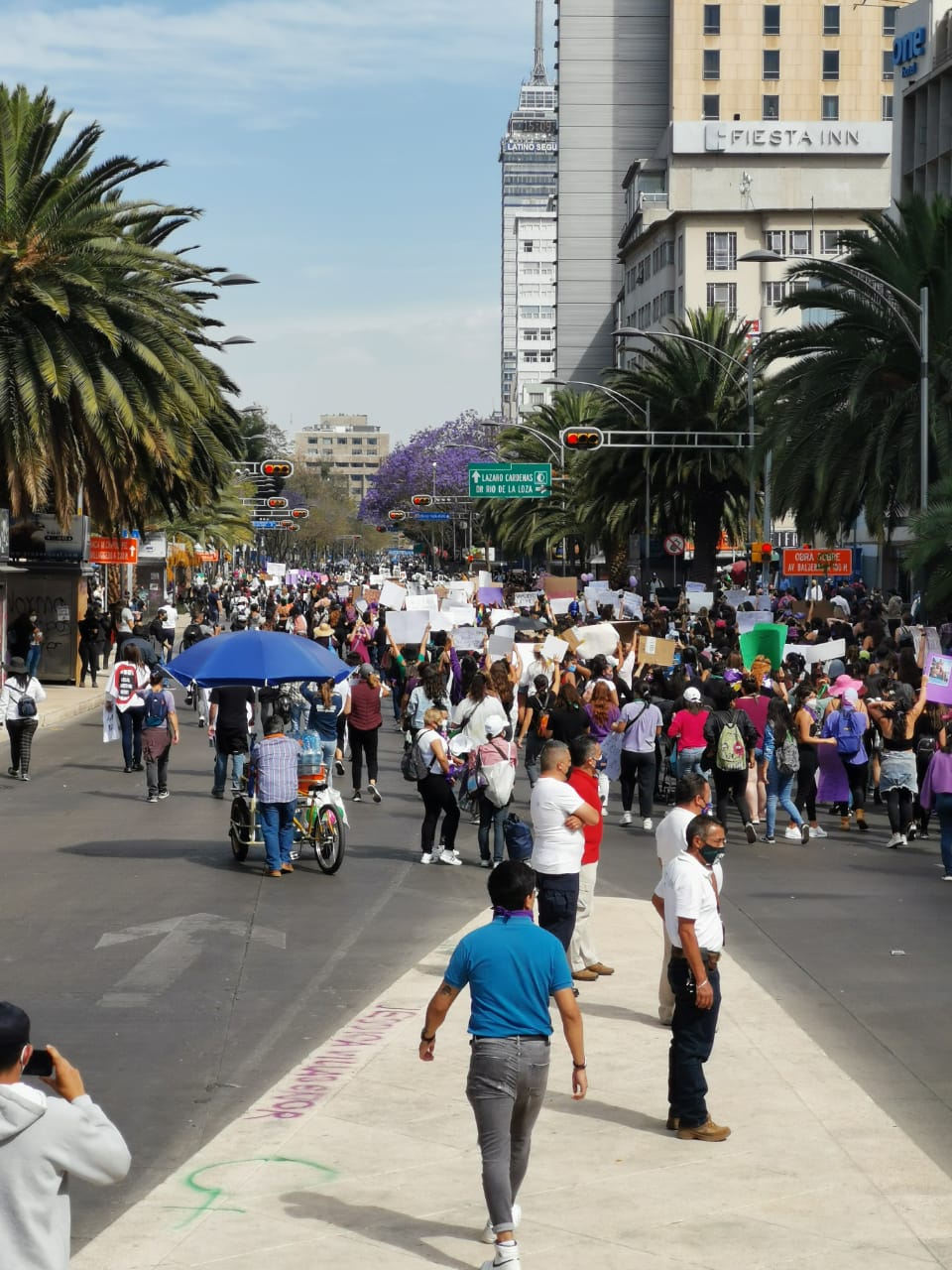 Las mujeres partieron del Monumento a la Revolución. (Liliana Padilla)