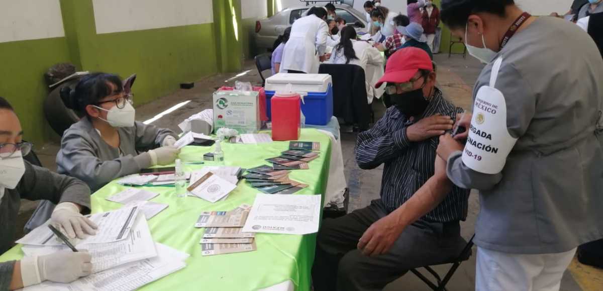 Aplicación de la vacuna anticovid en Tlaxcala. (Especial)