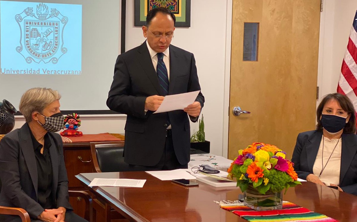 El cónsul Jorge Islas se puso en contacto con la persona responsable de crímenes de odio de la policía de Nueva York. | Twiiter