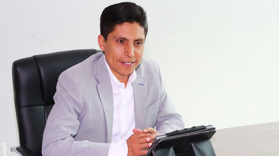 Ex alcalde en Hidalgo; se desmaya y evita ser detenido