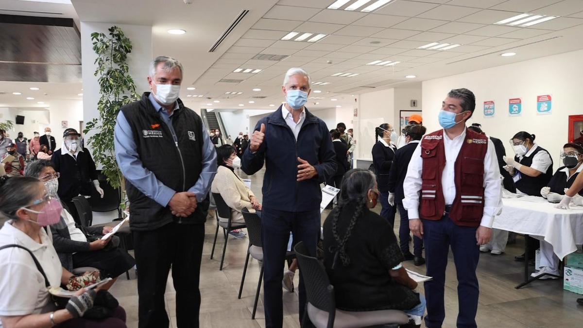 Este martes comenzó en Toluca la aplicación de las dosis en al menos cuatro puntos.