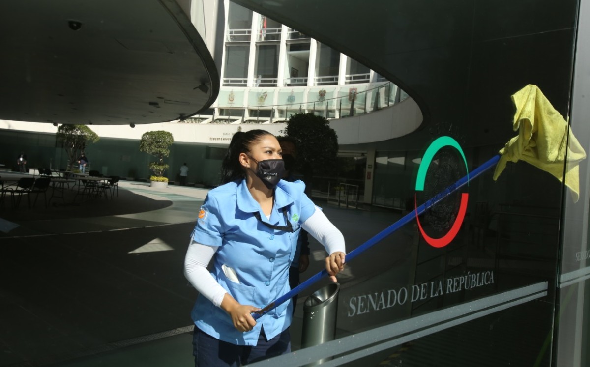 Una de las senadoras que sí asistió fue Claudia Herrera, legisladora suplente, quien rindió protesta. | Juan Carlos Bautista