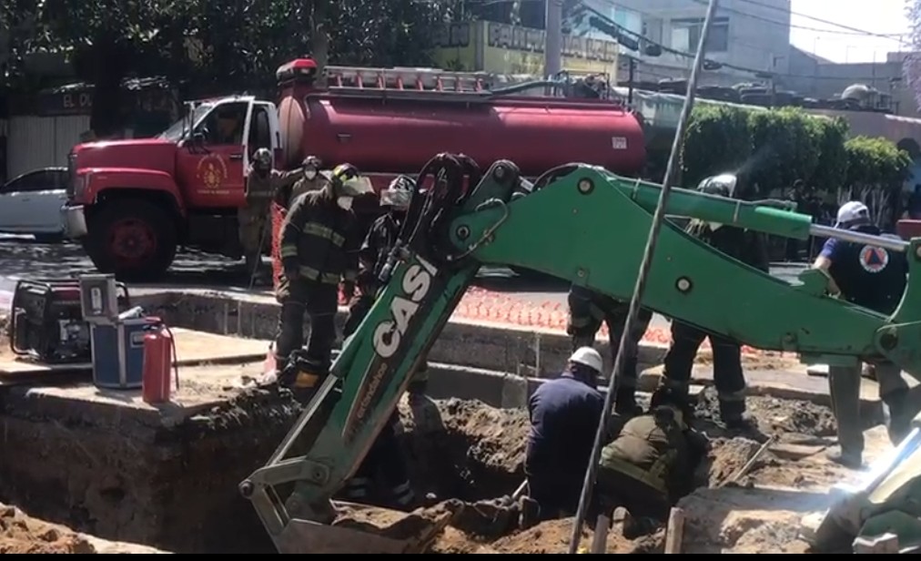La zona fue acordonada durante las labores de los bomberos | César Velázquez
