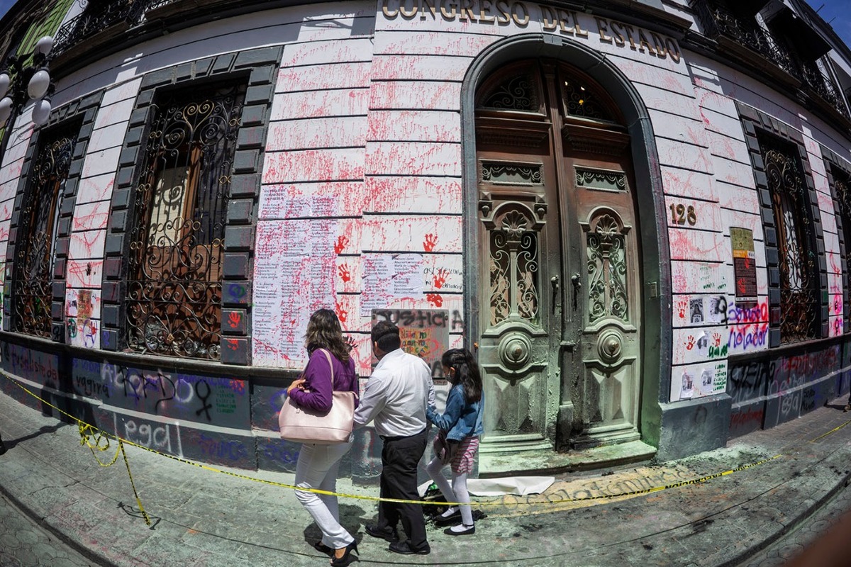 Daños en inmuebles por marcha 8M. (Andrés Lobato)