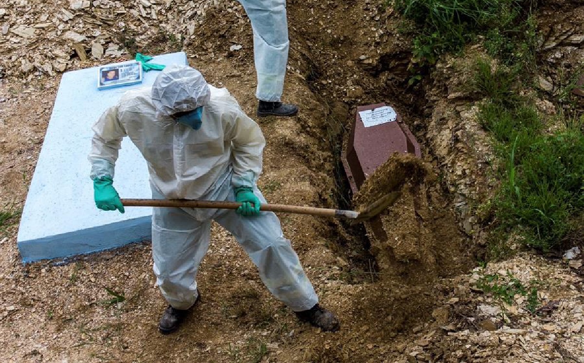 El Ministerio de Salud reportó 2 mil 286 muertes por covid. (EFE)