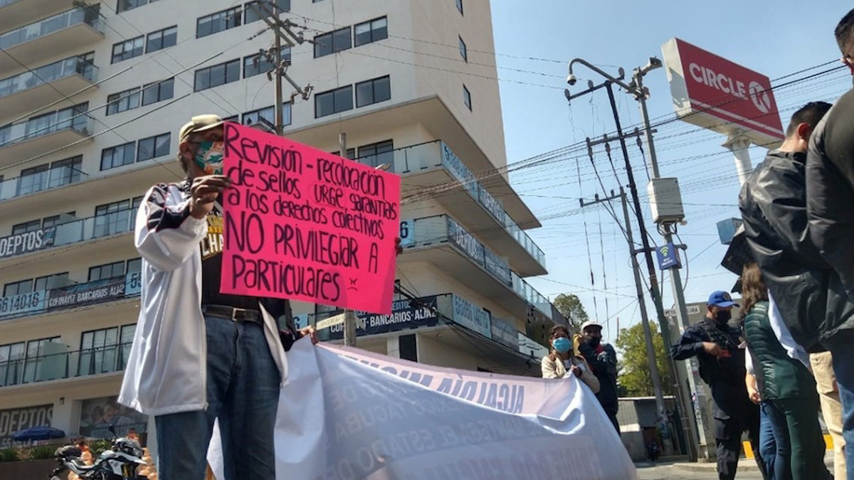 En CdMx, vecinos de la colonia Anáhuac bloquean la calzada México–Tacuba